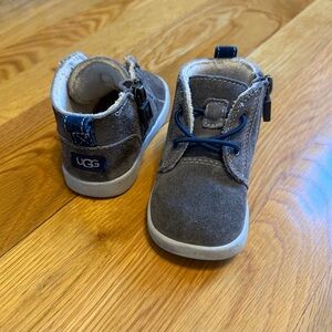 UGG Kids Boots in Gray with Blue Accents